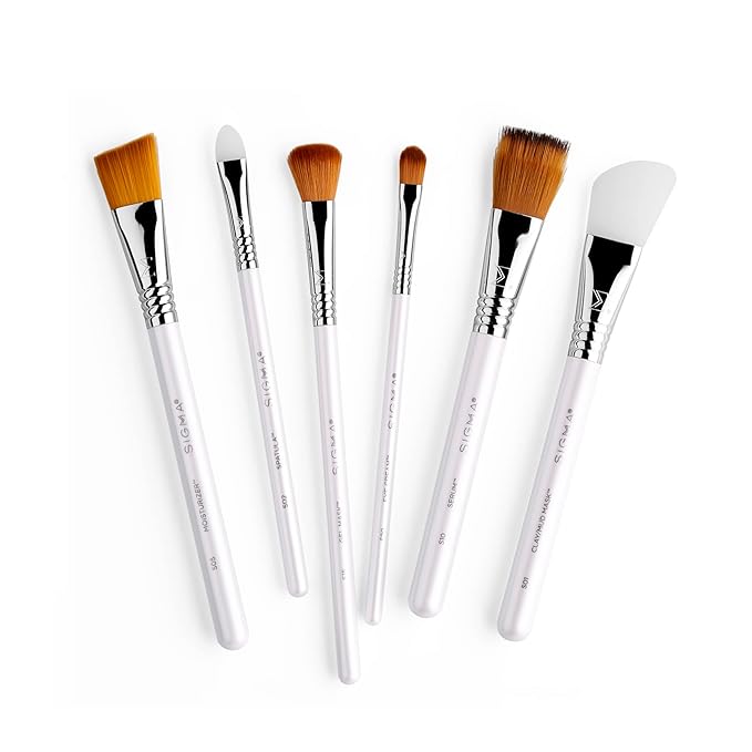 Sigma Beauty S02 Spatula Skincare Brush – Silicone Skincare Tool for Applying Skincare Products to Face and Skin, Face Mask Brush Applicator for Creams, Serums, and Masks (1 Pc)