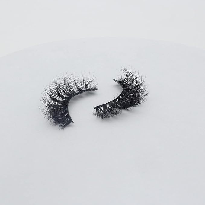 False Lashes Fake Eyelashes Cat Eye Lashes Faux Mink Lashes Natural Look 8D Fluffy Wispy Lashes That Look Like Extensions Pestañas Postizas D Curl Lash Strips 7 Pairs Pack