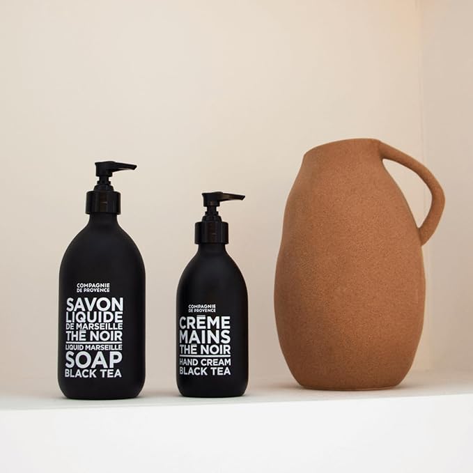 Compagnie de Provence Savon de Marseille Liquid Soap - Black Tea - 10 Fl Oz Glass Pump Bottle