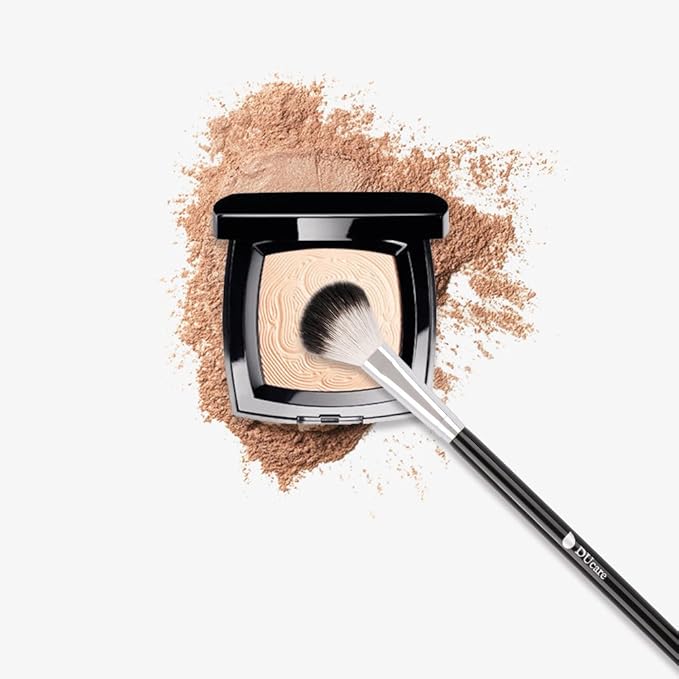 DUcare Highlighter Brush Fan Brush Setting Makeup Brush Blending Helps Lock in Foundation and Concealer 1Pcs Black