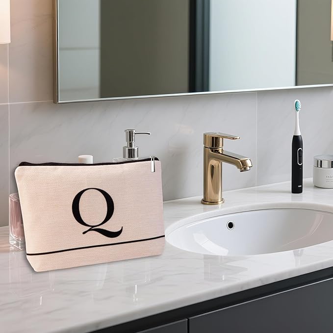 Letter A-Z Initial Personalized Makeup Bags, Birthday Gifts for Women, Monogrammed Gifts for Women Mom Sister Best Friend Bride Bridesmaid, Mothers Day, Christmas, Small Travel Cosmetic Bag (Q)