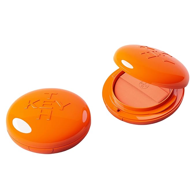 CALIFORNIA FEATHER LIKE CUSHION #C01 / Ultra-lightweight, Semi-matte, Shine-free, Long-Lasting, Buildable Coverage, Calinfornia Navel Orange, 14 Vitamins (COOL IVORY)