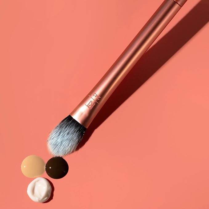 Real Techniques Brightening Concealer Makeup Brush, Viral Kitten Paw Brush Conceals Under Eyes, & Imperfections, Cover Dark Circles, For Brightener & Concealer, RT 242 Brush, Cruelty-Free, 1 Count