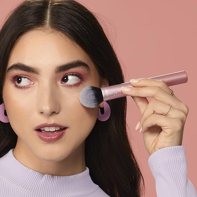 Real Techniques Tapered Cheek Brush, RT 449 Fluffy Blending Brush for Powder Blush & Highlighter, UltraPlush Synthetic Bristles, Vegan & Cruelty-Free Makeup Brush, 1 Count