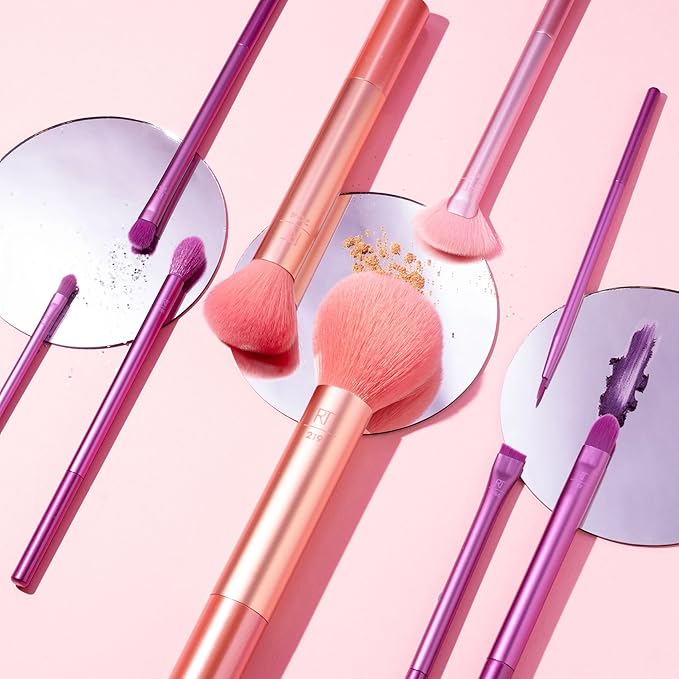 Real Techniques Insta Artist Brush Kit, Face, Cheek & Eye Brush Set, Makeup Brush Kit, For Foundation, Blush, Bronzer, Concealer, & Eyeshadow, Quality Makeup Tools, 9 Piece Gift Set