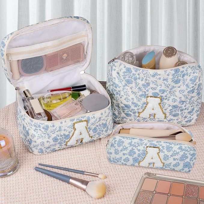 Initial Makeup Bag Set, Personalized Quilted Makeup Bag, Large Floral Cosmetic Bag for Women, Cute Cotton Custom Make up Bags, Flower Travel Toiletry Bag Teen Girl Gift Blue Flower E
